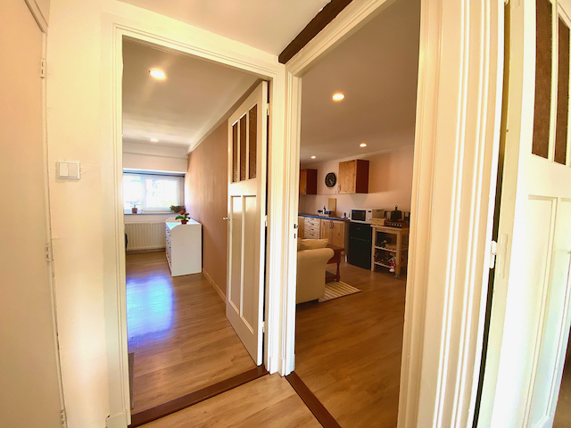 entrancel iving room