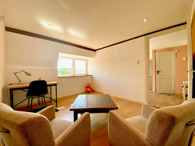 study
                        room