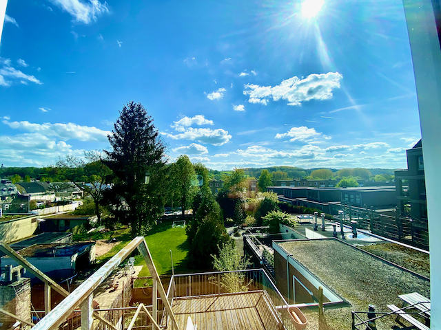 entrancel iving room