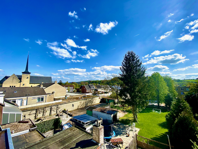 entrancel iving room